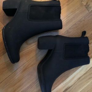 Jeffrey Campbell Shoes - Jeffery Campbell rainboot waterproof booties sz 8 Jeffrey Campbell Shoes - Jeffery Campbell rainboot waterproof booties sz 8